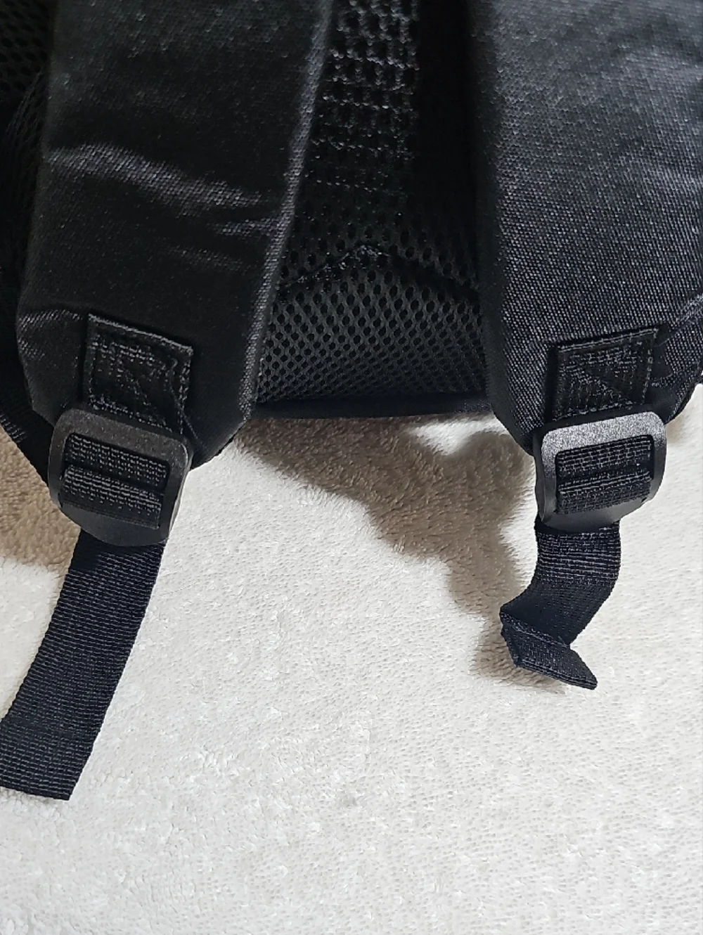 New Sanrio Gilded Hello Kitty Gold and Black Metallic Backpack - Picture 7 of 9